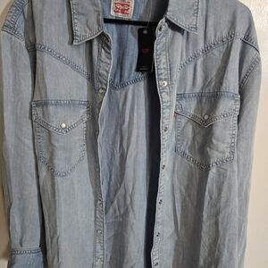 *NWT*Levi's Light Blue Denim Shirt